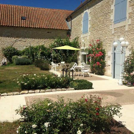 Neuville-du-Poitou Les Clos Bleus المظهر الخارجي الصورة