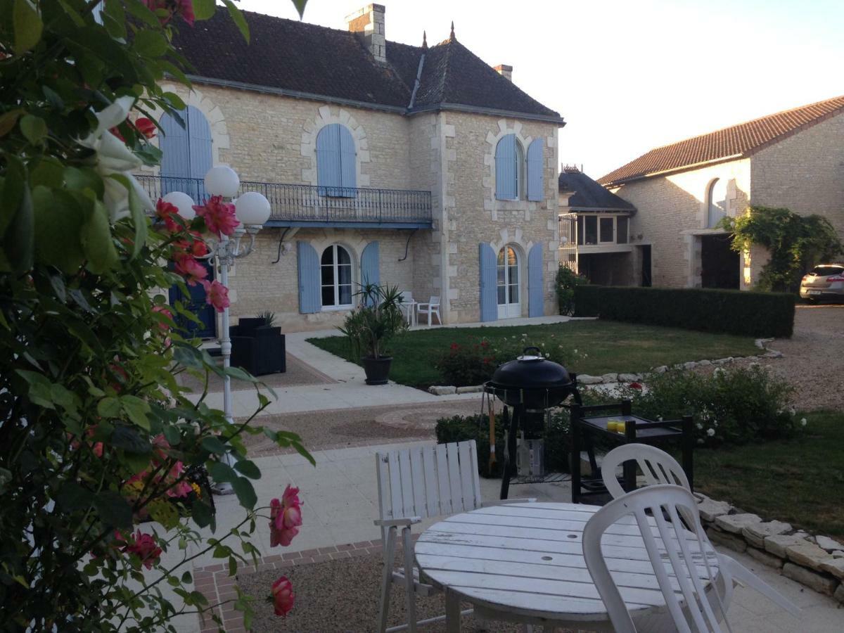 Neuville-du-Poitou Les Clos Bleus المظهر الخارجي الصورة