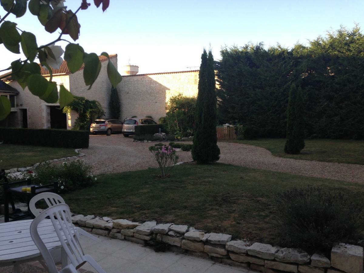 Neuville-du-Poitou Les Clos Bleus المظهر الخارجي الصورة